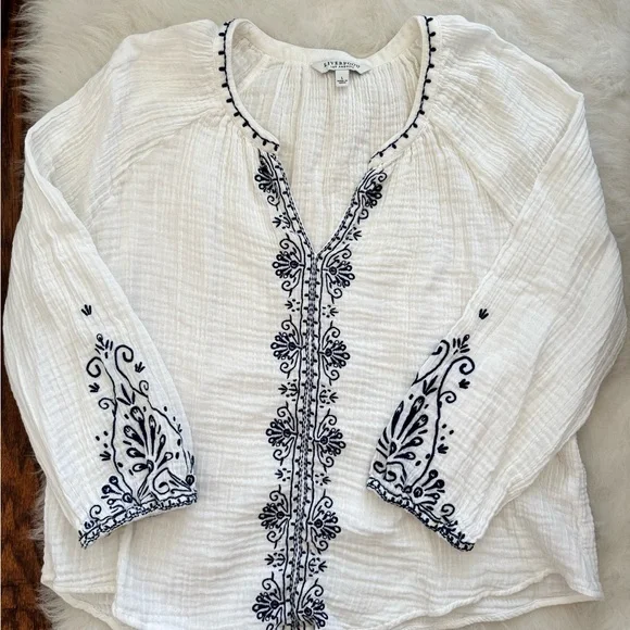 Liverpool white and navy Embroidered top - Picture 1 of 5
